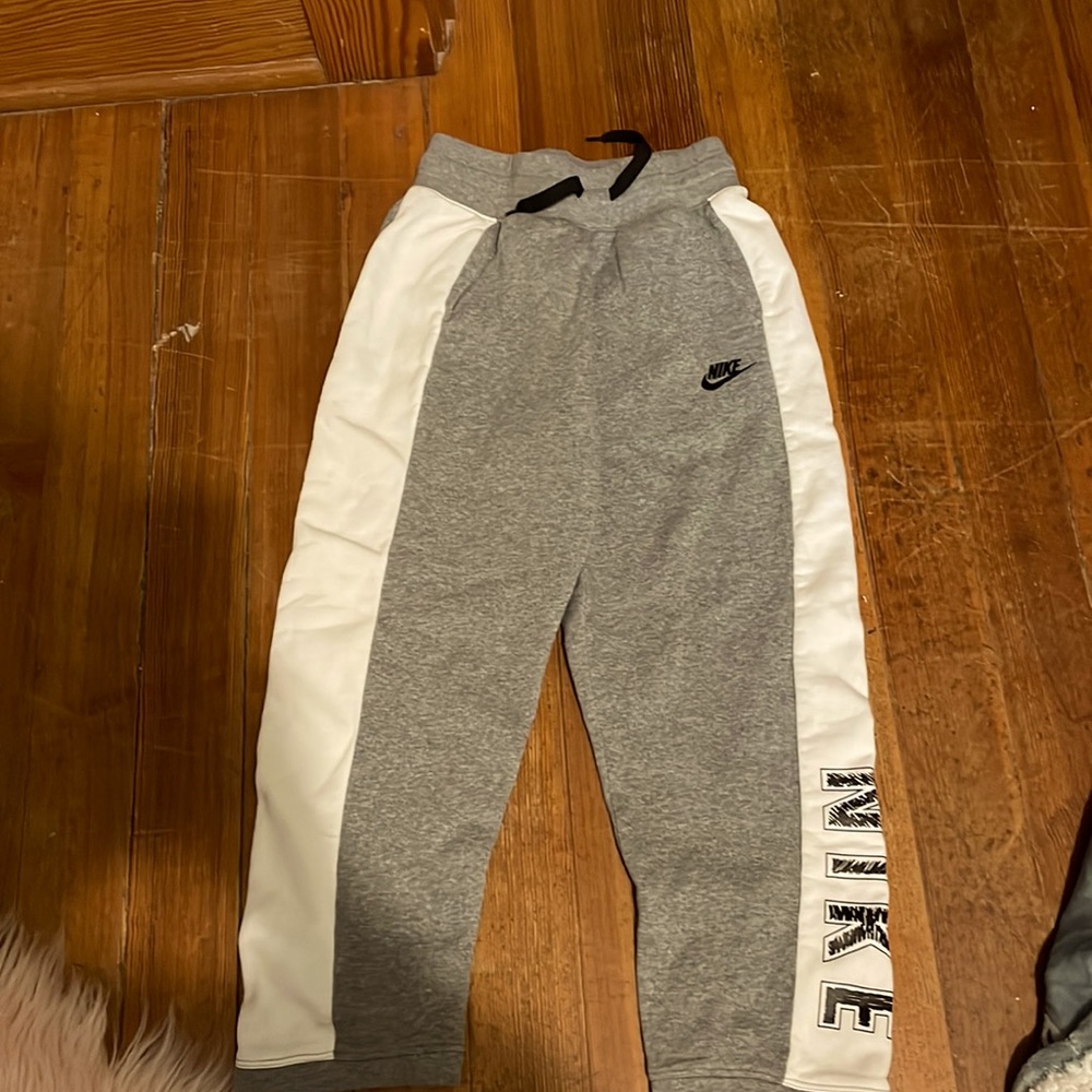 Girls Nike white gray medium pants